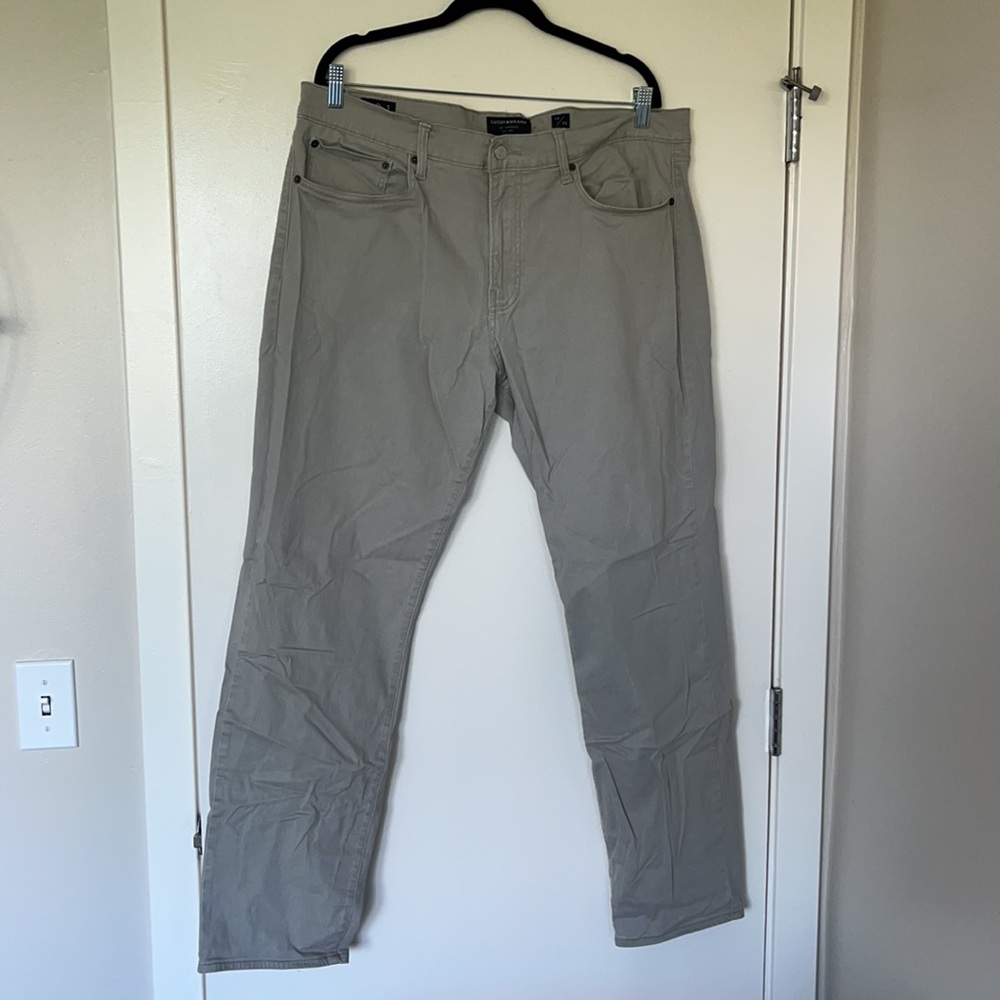 Lucky Brand Los Angeles Grey Khakis Size 38 X 32 Great Condition Only Worn Once